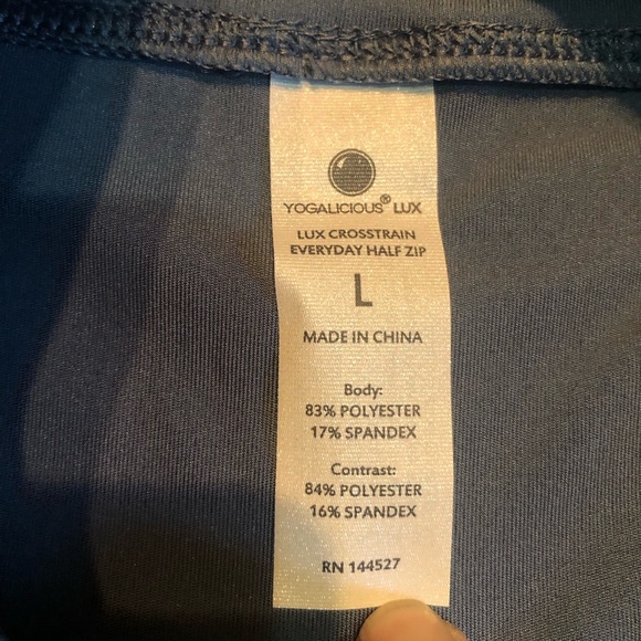 Yogalicious Lux cross train everyday half zip. Size Large. Had thumb holes. - Picture 4 of 9